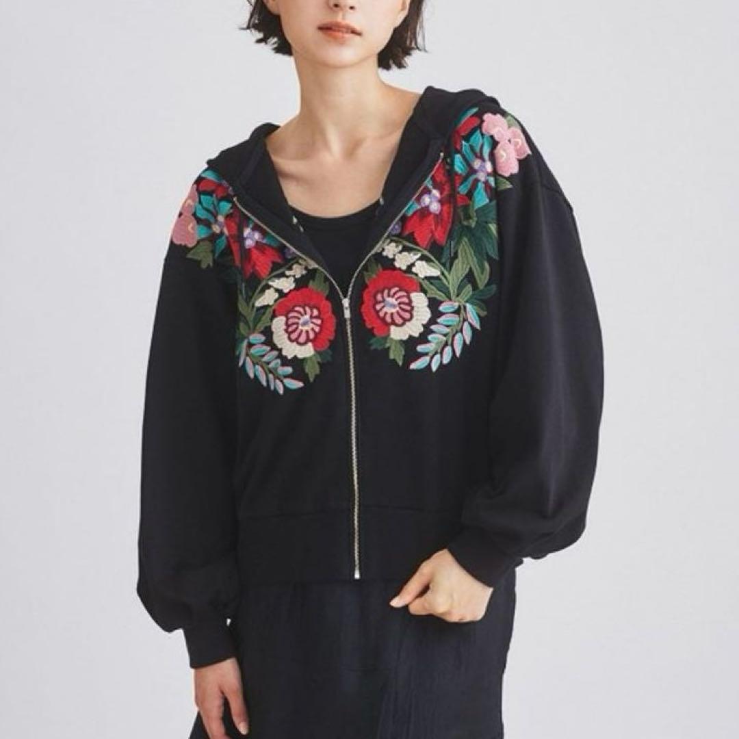 グレースコンチネンタル 刺繍ショートパーカー 36