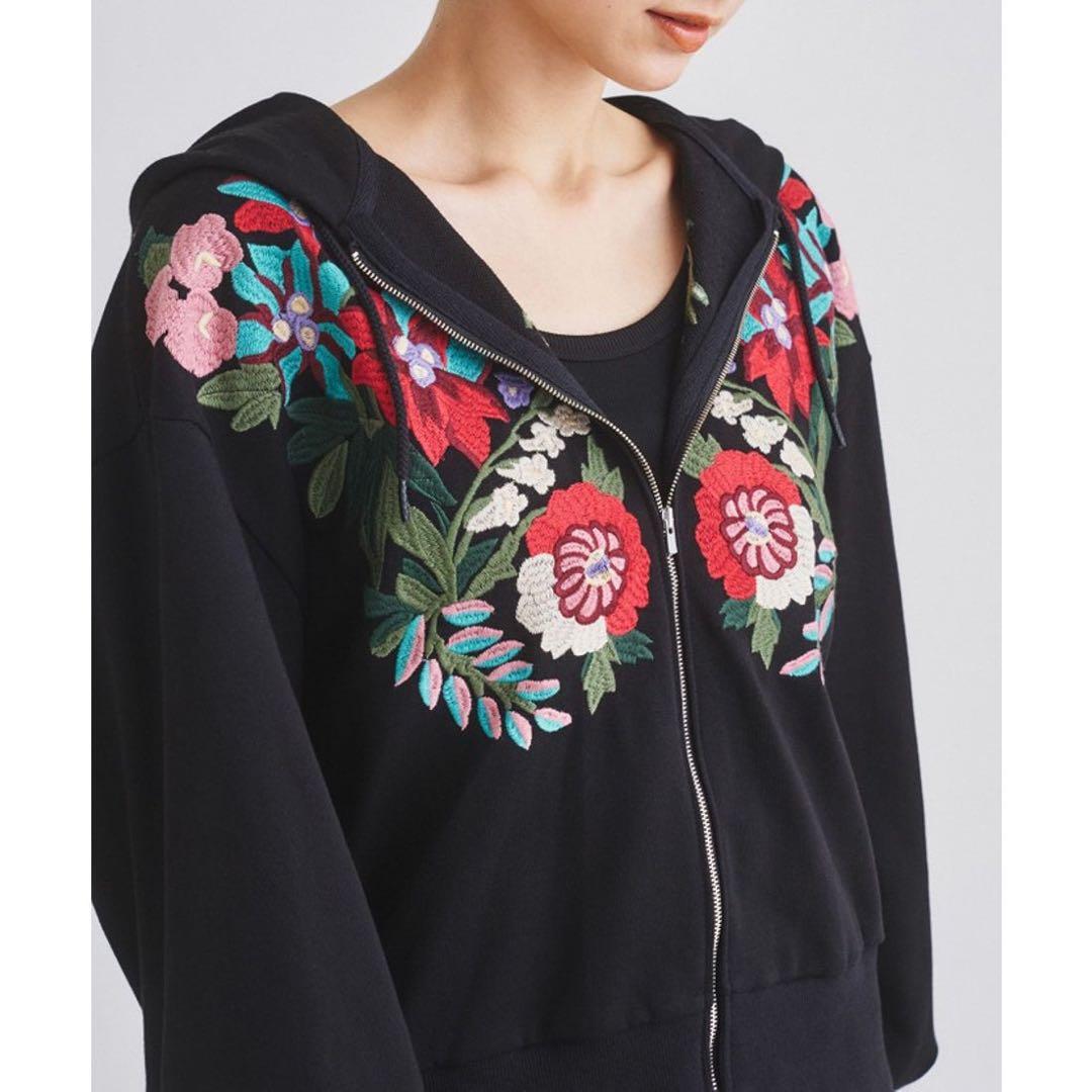 グレースコンチネンタル 刺繍ショートパーカー 36