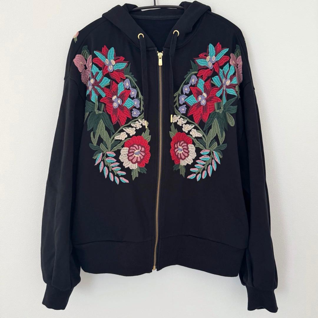 グレースコンチネンタル 刺繍ショートパーカー 36