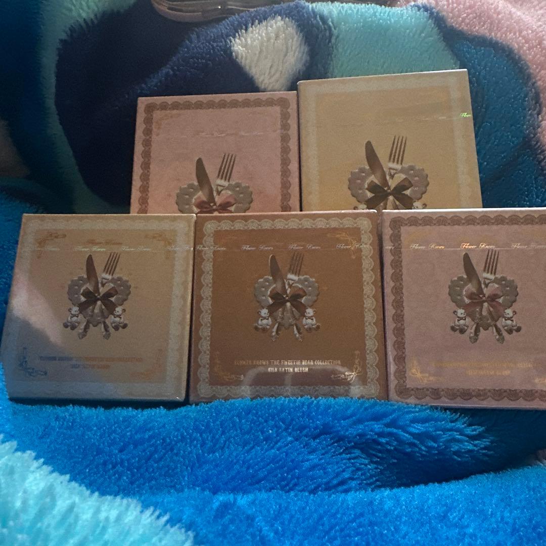 フラワーノーズ アイシャドウパレット01.02 チーク5点セット