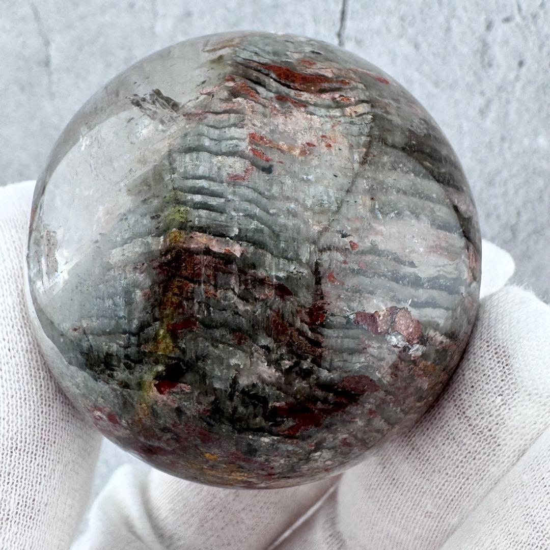 M-47天然ガーデンクォーツ 丸玉 地層模様 内包物が美しいスフィア 53mm
